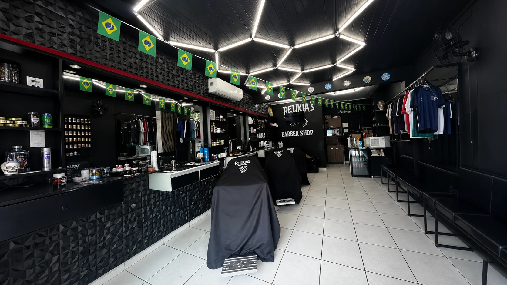 Interior da Barbearia Relikia's